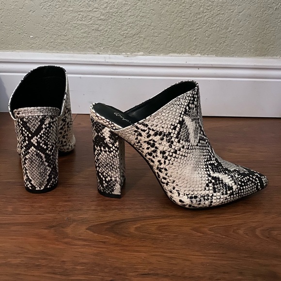 Snake print high hill Mules Never worn - Picture 3 of 4